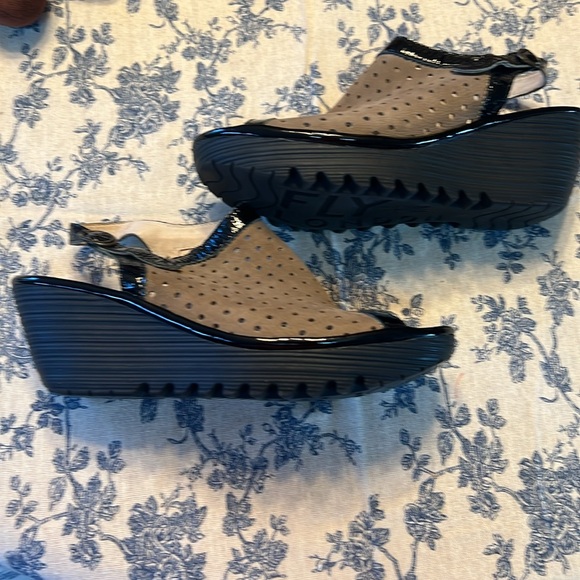 Fly London Yile Wedge Sandals Slingback Leather Peep Toe EUR 40 US 9.5 - Picture 4 of 4